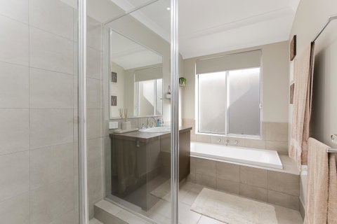 Perth Comfy Stays - Internet Find 39