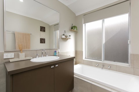 Perth Comfy Stays - Internet Find 38