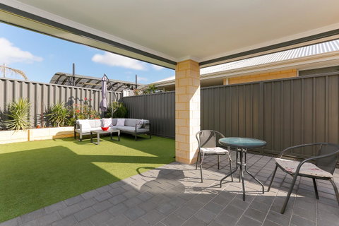 Perth Comfy Stays - Internet Find 12