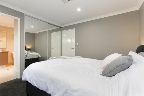 Perth Comfy Stays - Internet Find 25
