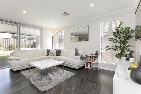 Perth Comfy Stays - Internet Find 2