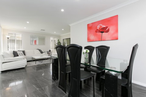 Perth Comfy Stays - Internet Find 19