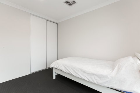 Perth Comfy Stays - Internet Find 42