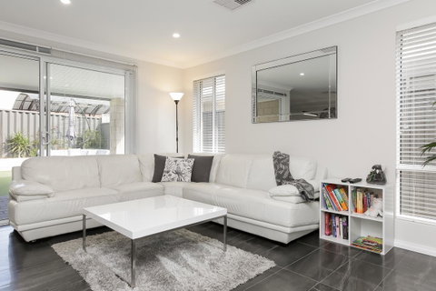 Perth Comfy Stays - Internet Find 5