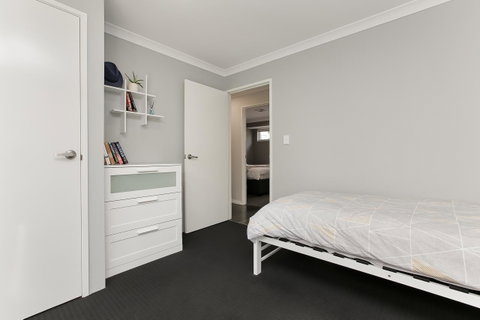 Perth Comfy Stays - Internet Find 33