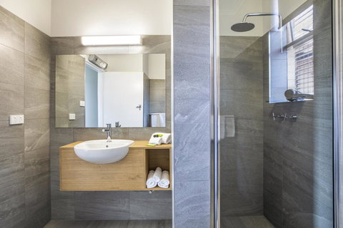 Nightcap At Carlyle Hotel - Qld Realsetate 14