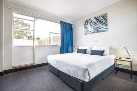 Nightcap At Carlyle Hotel - Qld Realsetate 13