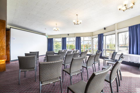 Nightcap At Carlyle Hotel - Qld Realsetate 25