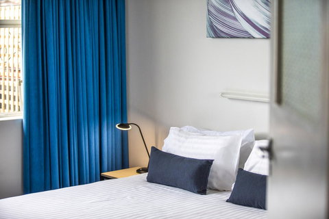 Nightcap At Carlyle Hotel - Qld Realsetate 8