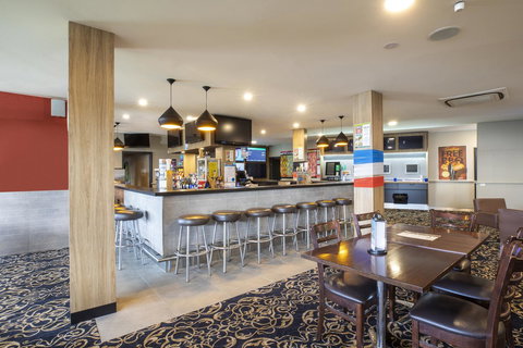 Nightcap At Carlyle Hotel - Qld Realsetate 23