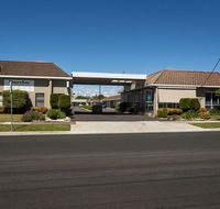 Barclay Motor Inn - Internet Find