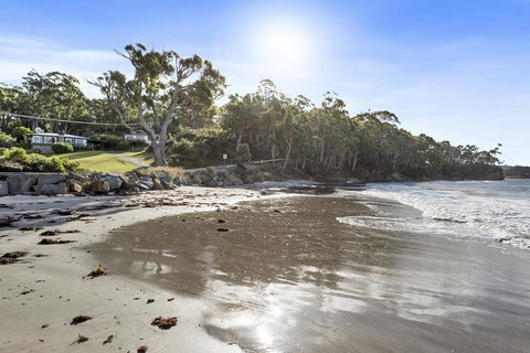 Summertime Cottage - Swimm 14