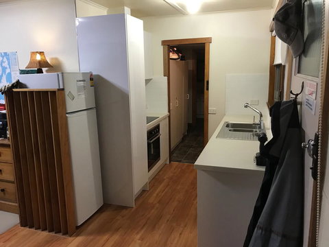 Summertime Cottage - Swimm 12