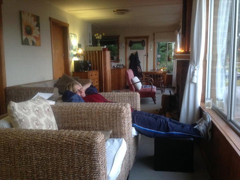 Summertime Cottage - Swimm 37