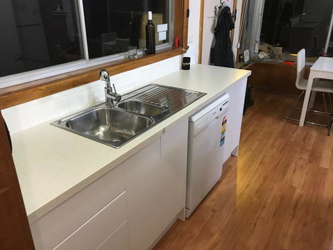 Summertime Cottage - Swimm 11