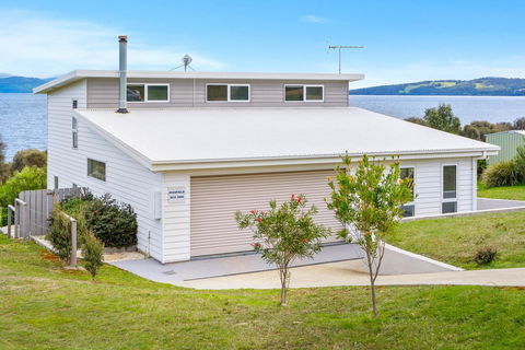 Manfield Seaside Bruny Island - Internet Find 10