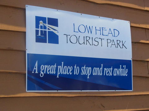 Low Head Tourist Park - Swimm 38