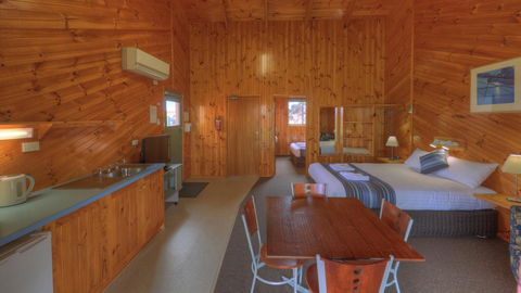 Low Head Tourist Park - Swimm 23