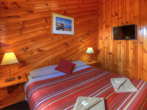 Low Head Tourist Park - Swimm 29