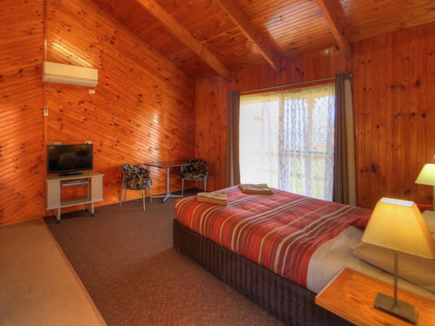 Low Head Tourist Park - Swimm 42