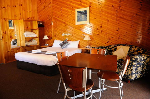 Low Head Tourist Park - Swimm 3