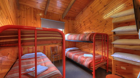 Low Head Tourist Park - Swimm 18