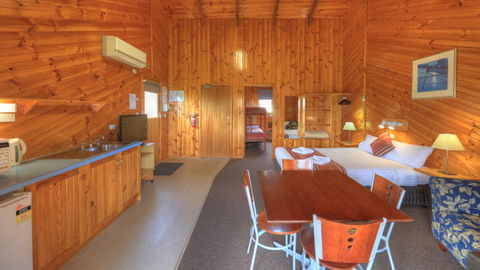 Low Head Tourist Park - Swimm 17