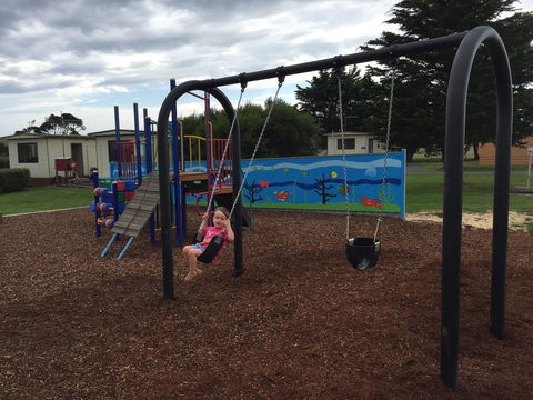 Low Head Tourist Park - Swimm 8