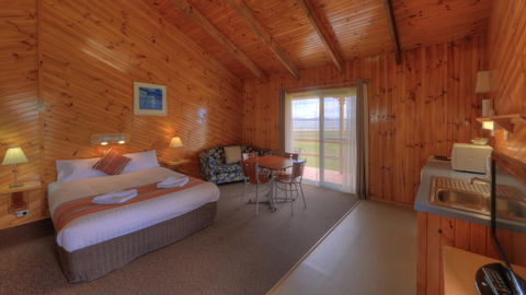 Low Head Tourist Park - Swimm 19