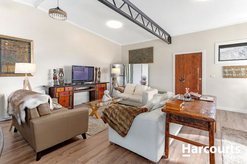 The WeareHouse In Deloraine - Renee 15
