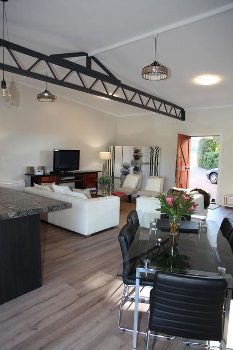 The WeareHouse In Deloraine - Renee 29