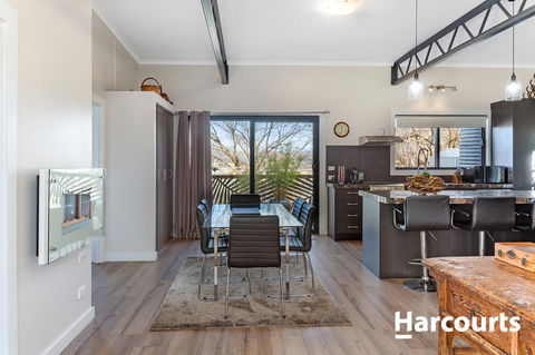 The WeareHouse In Deloraine - Renee 22