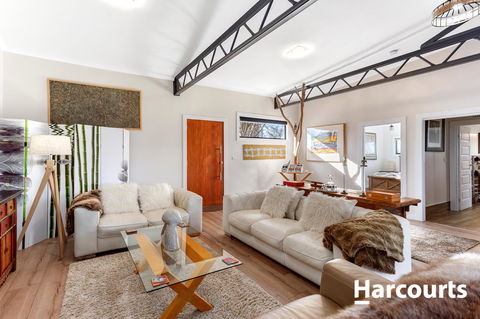 The WeareHouse In Deloraine - Renee 13
