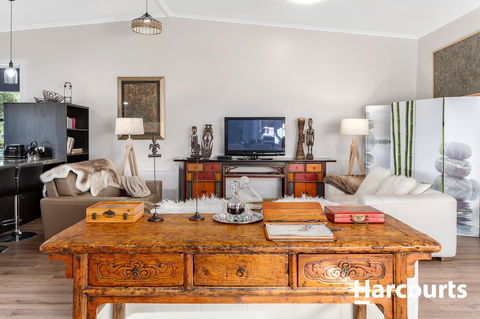 The WeareHouse In Deloraine - Renee 16