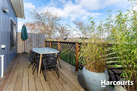 The WeareHouse In Deloraine - Renee 9