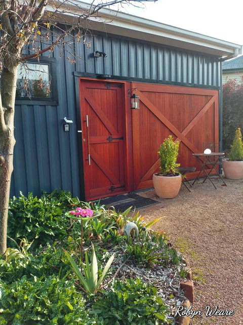 The WeareHouse In Deloraine - Renee 0
