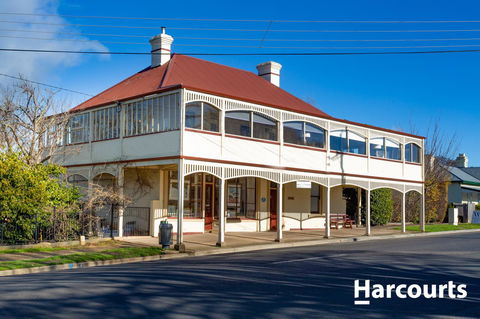 The WeareHouse In Deloraine - Renee 1