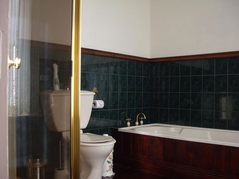 Lucinda B&B - Internet Find 13