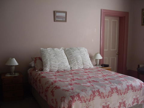 Lucinda B&B - Internet Find 15