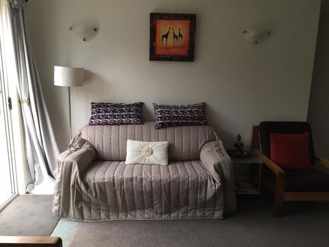 Oatlands Retreat - Internet Find 3