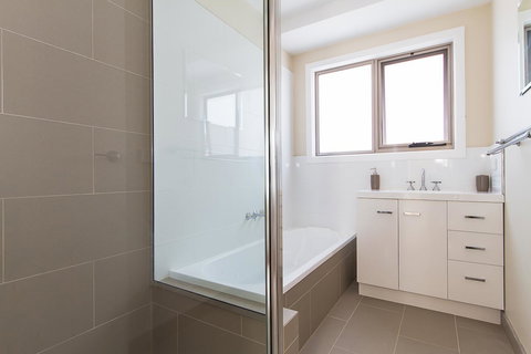 Catherine Lodge Farm Gate Cottages - Qld Realsetate 12