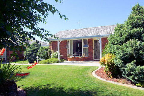 Shearwater Cottages - Internet Find 2