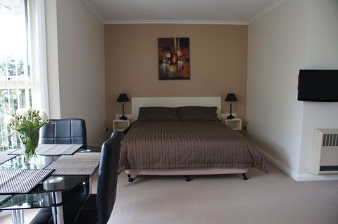 Shearwater Cottages - Internet Find 6