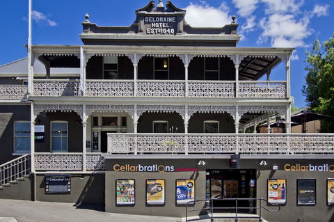Deloraine Hotel - Renee 31