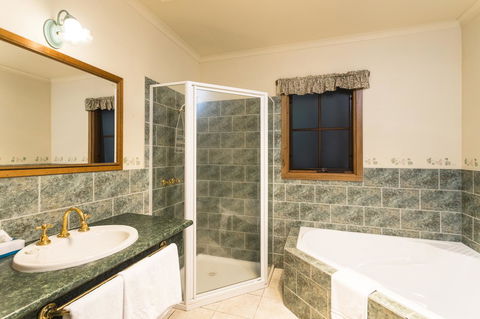 Cradle Forest Inn - Renee 27