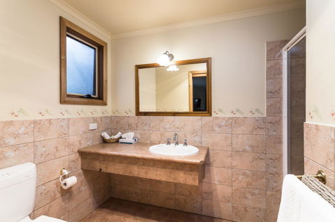 Cradle Forest Inn - Renee 19