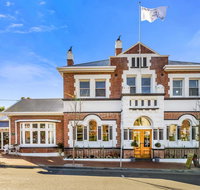 Cygnet Old Bank - Internet Find