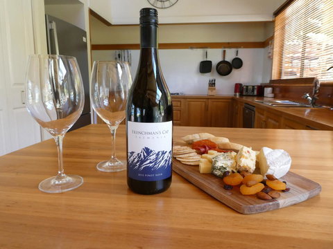 Osprey Lodge & Bungalow - Swimm 17