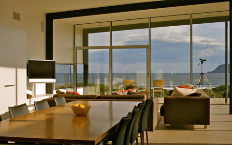 Cloudy Bay Beach House - Internet Find 1