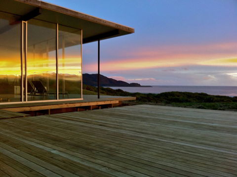 Cloudy Bay Beach House - Internet Find 7